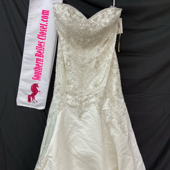 Mori Lee Dresses & Skirts - NWT Mori Lee 3218 corset wedding PLUS